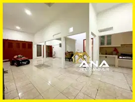 ANA RUMAH BAGUS 3.25LT LUAS 5X15M JLN MOBIL DI JELAMBAR