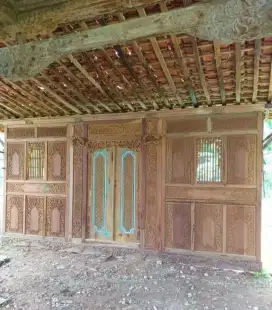 Gebyok ukir Madura