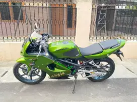 Ninja rr 2011 original mesin masih ada tanda biru pabrik
