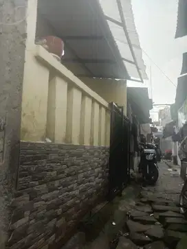 Dijual Rumah di blakang RS Medika lestari Ciledug tangerang
