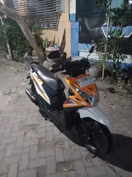 Dijual motor honda beat fi 2014 surat2 lengkap hidup,mulus..