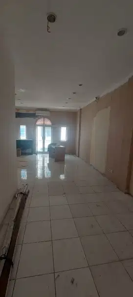 Ruko 4 lantai Tamansari Jakarta Barat Strategis Siap Pakai