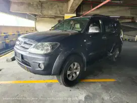 Toyota Fortuner 2.7 G Luxury Bensin 2005