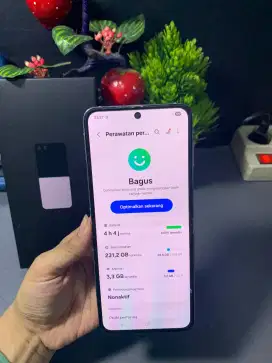 SAMSUNG Z FLIP 5  RAM 8/256GB ORIGINAL SEIN NORMAL 

TAMPILAN MEWAH SA