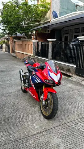 [LOW KM !!] 2023 Honda CBR 250RR