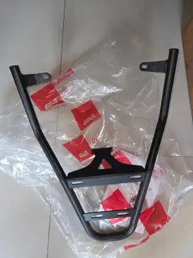 Ori Brecket box Givi Vespa GTS