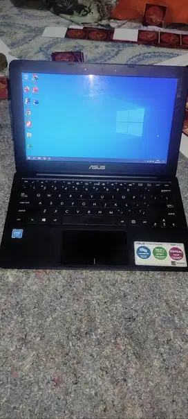 Notebook Asus E202S