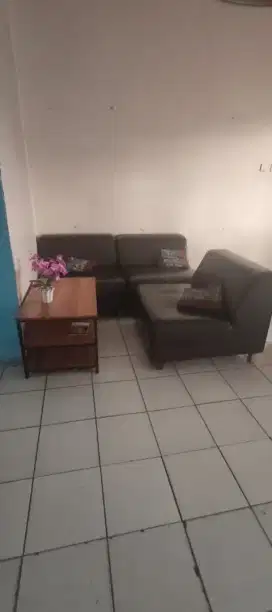 Sofa +meja di jual cepat