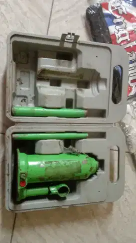 Donkrak 2 ton merek tekiro