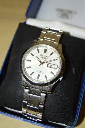 Jam Tangan Seiko 5 Automatic SNK789K1