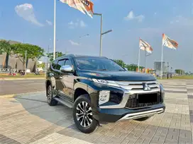(KM 29 RIBU) Mitsubishi Pajero Sport Dakar 4x4 Ultimate Hitam 2022
