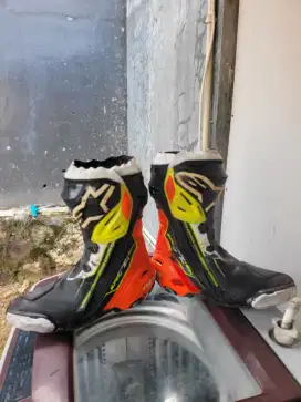Sepatu Alpinestar size 42