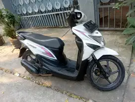 Honda Beat pop 2015 putih