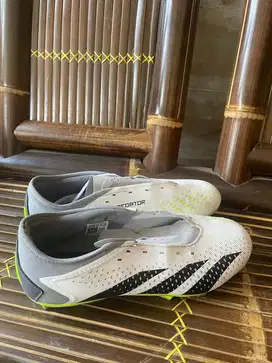 Adidas Predator Ori 42 Like New