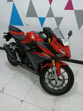 Honda New CBR 150R 2023 Merah Hitam km.5000