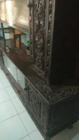Lemari hias Jati