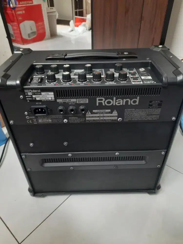 Di Jual ampli gitar Rolland Cube 40GX masih kinyis2
