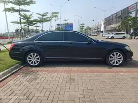 Mercedes Benz S 300L AT (2010)