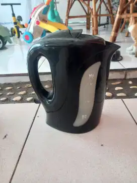 Teko listrik air panas