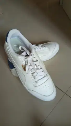 Puma sneakers walking shoes