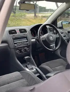 Volkswagen Golf 2010 Bensin