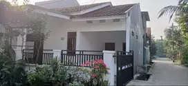 DISEWAKAN TAHUNAN RUMAH tipe HOOK di JATIASIH, KOTA BEKASI