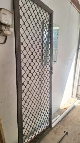 PINTU TRALIS BESI