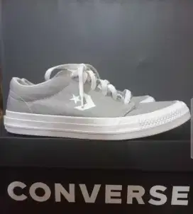Sepatu Casual Converse