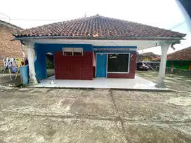 Rumah 4 kamar tidur dengan tanah kosong yang luas di CIKONENG - CiAMIS