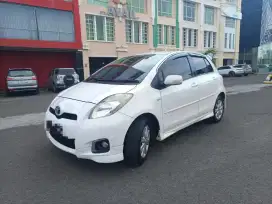 Toyota Yaris S AT 2012 km rendah pajak panjang mobil terawat siap pake