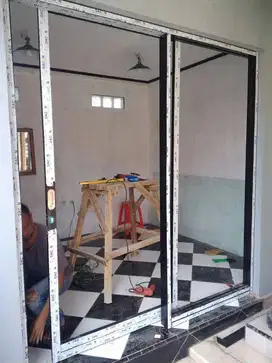 pintu kaca aluminium