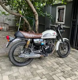 Kawasaki w175 cafe