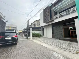 Hunian Luas 2 Lt di Sariharjo, Ngaglik Hanya 7 Menit ke Kampus UGM