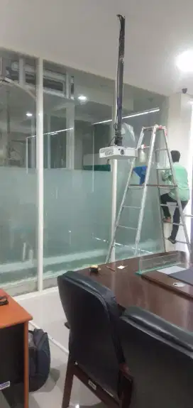 Kaca film gedung