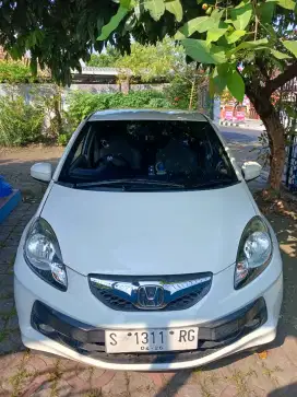 Honda Brio E tahun 2015 Plat S Mojokerto