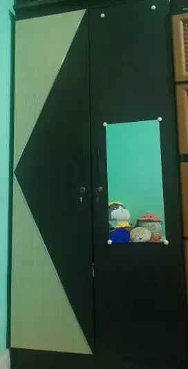 Lemari 2 pintu masih bagus