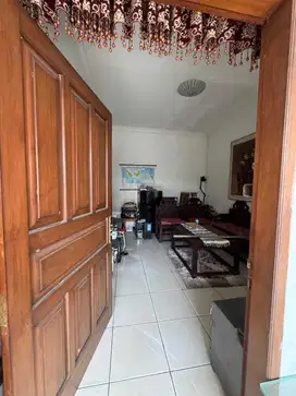 Rumah Mewah Lokasi Strategis di Jl. Jangli Raya Semarang