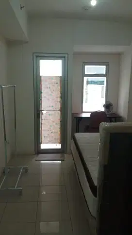 Apartemen Green Lake Sunter Studio semi furnish, sertifikat bs KPA
