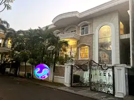 Rumah Mewah dengan Ruang Luas di Lokasi Strategis