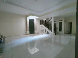 Rumah Siap Huni di Kemanggisan Jakarta Barat