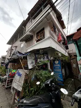 Dijual rumah di jatinegara cocok untuk kos2 an dan usaha