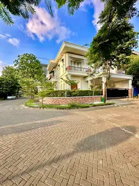 Rumah 2 Lantai lokasi strategis di Cilandak, Jakarta Selatan
