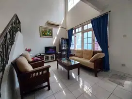 DIJUAL. .RUMAH MURAH DI CLUSTER TENGAH KOTA WISATA, DEKAT MAL