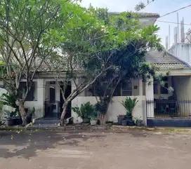 Rumah dijual di Mertilang Bintaro Jaya Sektor 9