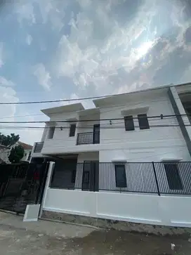 Rumah baru 2 Lantai American style  di Turangga dekat TSM.