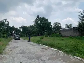 Tanah Barat Jl. Kaliurang km 9 Mangku Jalan Utama