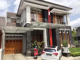 Rumah 2 lantai Dalam Perumahan Area jakal KM9