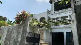 Rumah VIEW BAGUS 2 lantai  di Cinere.