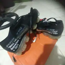 Sepatu baru buat sekolah dan jalan2 baru