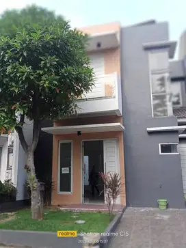 Rumah siap Huni nyaman dekat stasiun jurang mangu
